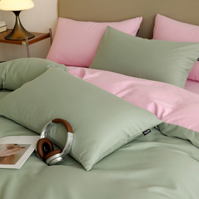 91家纺网 家纺一手货源 找家纺 富馨莱 2025新款60支纯棉纯色双拼四件套 抹茶绿+白桃粉