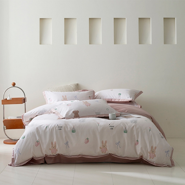 91家纺网 家纺一手货源 找家纺 橙艺家居 2025新款臻品柔棉印花四件套 奇美拉-粉