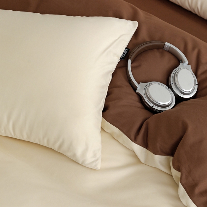 91家纺网 家纺一手货源 找家纺 富馨莱 2025新款60支纯棉纯色双拼四件套 奶白+亚麻咖