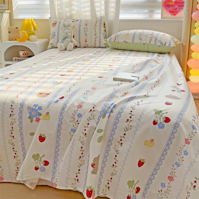 91家纺网 家纺一手货源 找家纺 名兮家居 2025新款13372全棉印花四件套单品系列-单床单 草莓兔兔