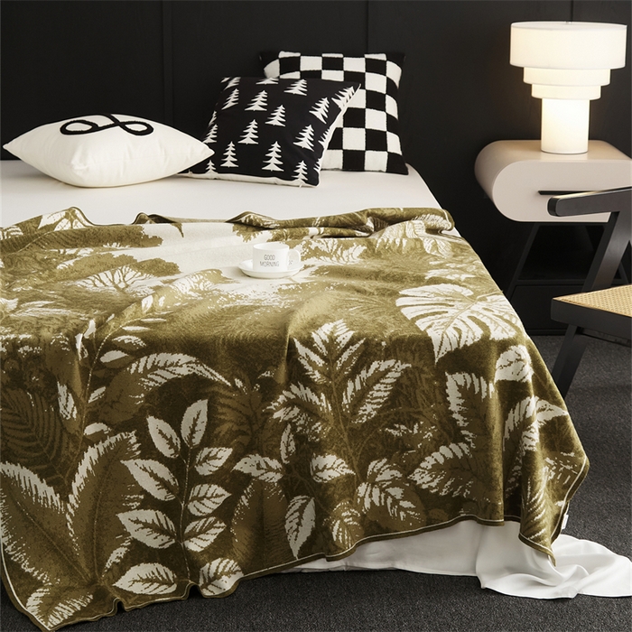 91家纺网 家纺一手货源 找家纺 暖绵绵家纺 2025新款兔绒纱系列盖毯披肩毯毯子-希格恩【最低零售价：143元】 希格恩-灰色