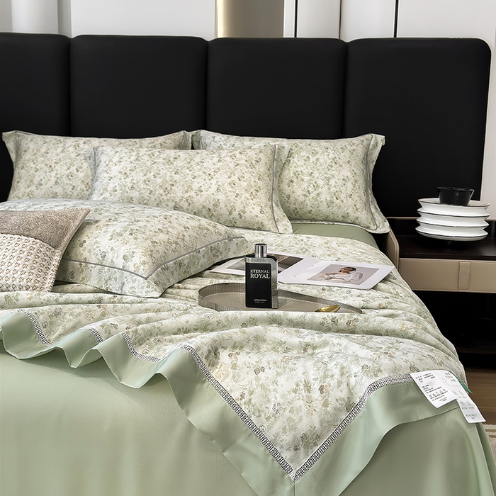 91家纺网 家纺一手货源 找家纺 娇逸家居 2025新款50支印花莱赛尔天丝夏被镂空款花边夏凉被 拾间