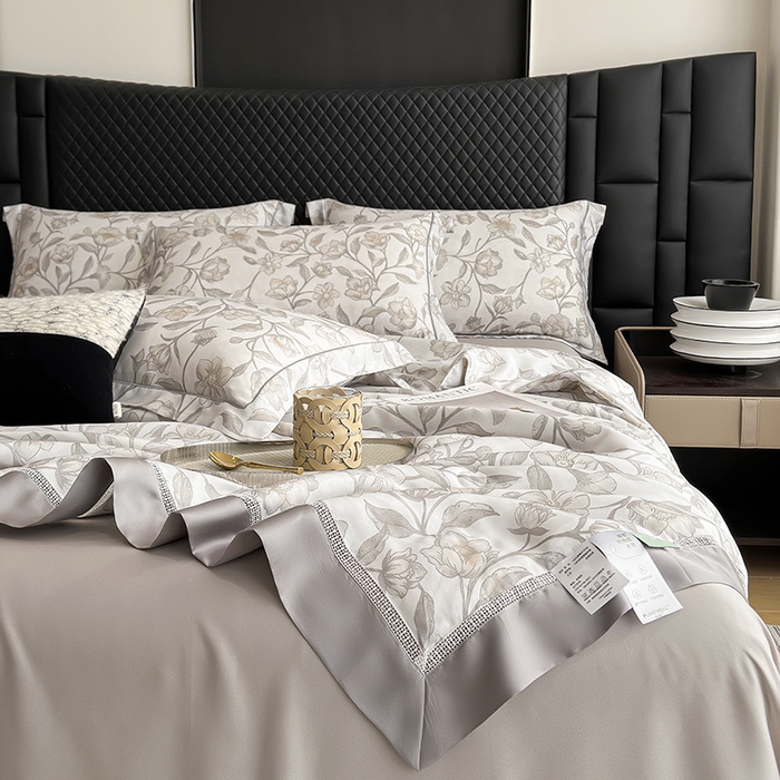 91家纺网 家纺一手货源 找家纺 娇逸家居 2025新款50支印花莱赛尔天丝夏被镂空款花边夏凉被 汐冉