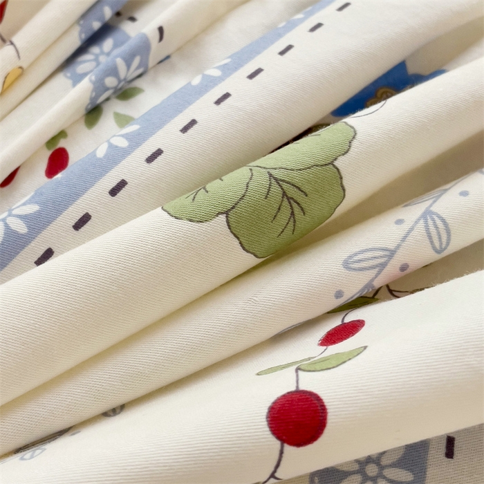 91家纺网 家纺一手货源 找家纺 名兮家居 2025新款13372全棉印花四件套单品系列-单床笠 草莓兔兔