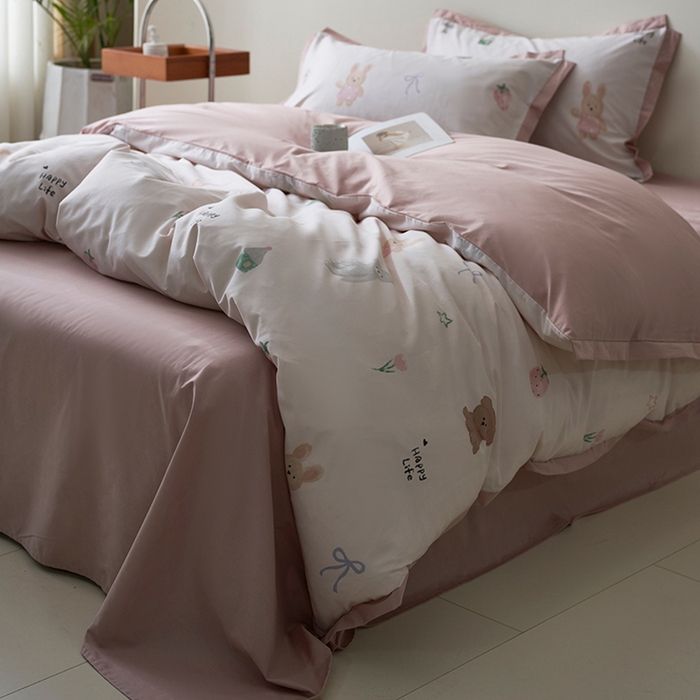 91家纺网 家纺一手货源 找家纺 橙艺家居 2025新款臻品柔棉印花四件套 奇美拉-粉