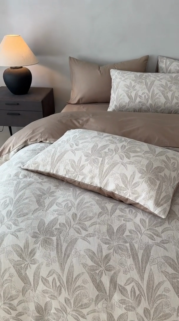 91家纺网 家纺一手货源 找家纺 琪格格纺织 2025新款全棉双层纱色织大提花四件套 花样年华-棕