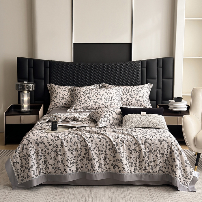 91家纺网 家纺一手货源 找家纺 娇逸家居 2025新款50支印花莱赛尔天丝夏被镂空款花边夏凉被 芊凝-灰