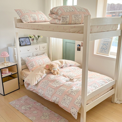 91家纺网 家纺一手货源 找家纺 寻米 2025新款13070全棉水洗棉学生三件套 狗狗派对