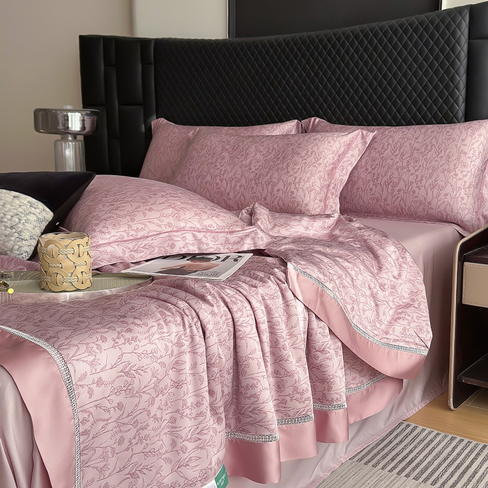 91家纺网 家纺一手货源 找家纺 娇逸家居 2025新款50支印花莱赛尔天丝夏被镂空款花边夏凉被 舒意-粉