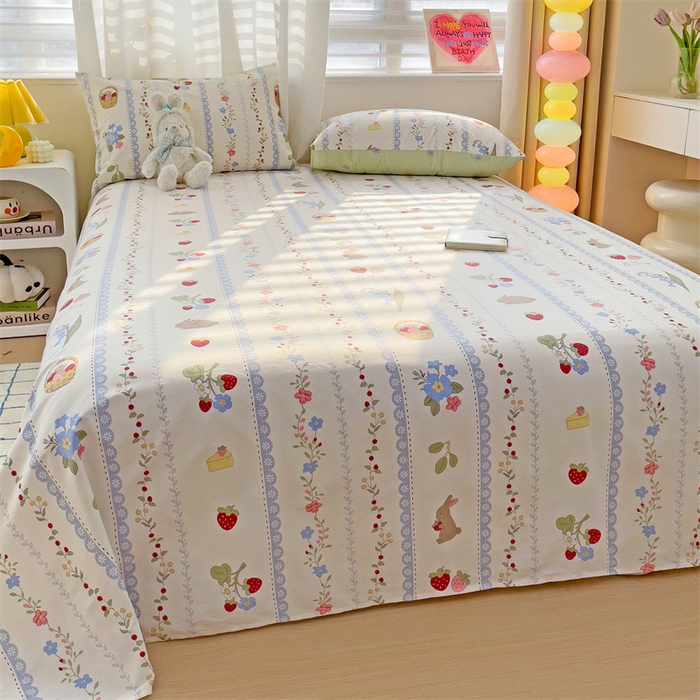 91家纺网 家纺一手货源 找家纺 名兮家居 2025新款13372全棉印花四件套单品系列-单床单 草莓兔兔