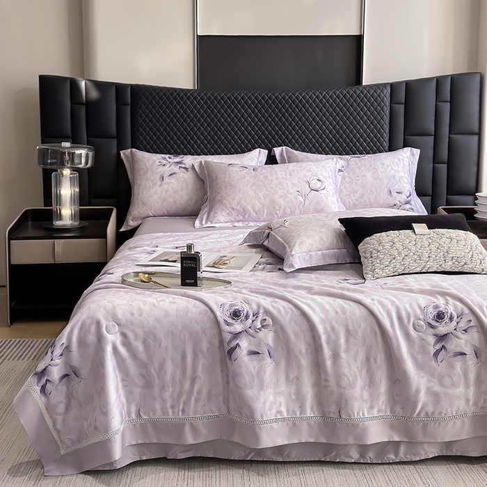 91家纺网 家纺一手货源 找家纺 娇逸家居 2025新款50支印花莱赛尔天丝夏被镂空款花边夏凉被 浅舒