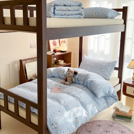 91家纺网 家纺一手货源 找家纺 寻米 2025新款A类全棉双层纱学生三件套 魔法小狗