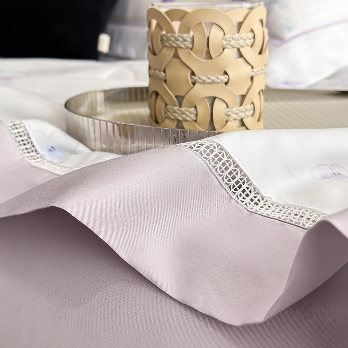 91家纺网 家纺一手货源 找家纺 娇逸家居 2025新款50支印花莱赛尔天丝夏被镂空款花边夏凉被 绮梦