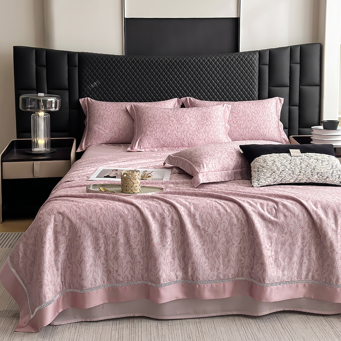 91家纺网 家纺一手货源 找家纺 娇逸家居 2025新款50支印花莱赛尔天丝夏被镂空款花边夏凉被 舒意-粉