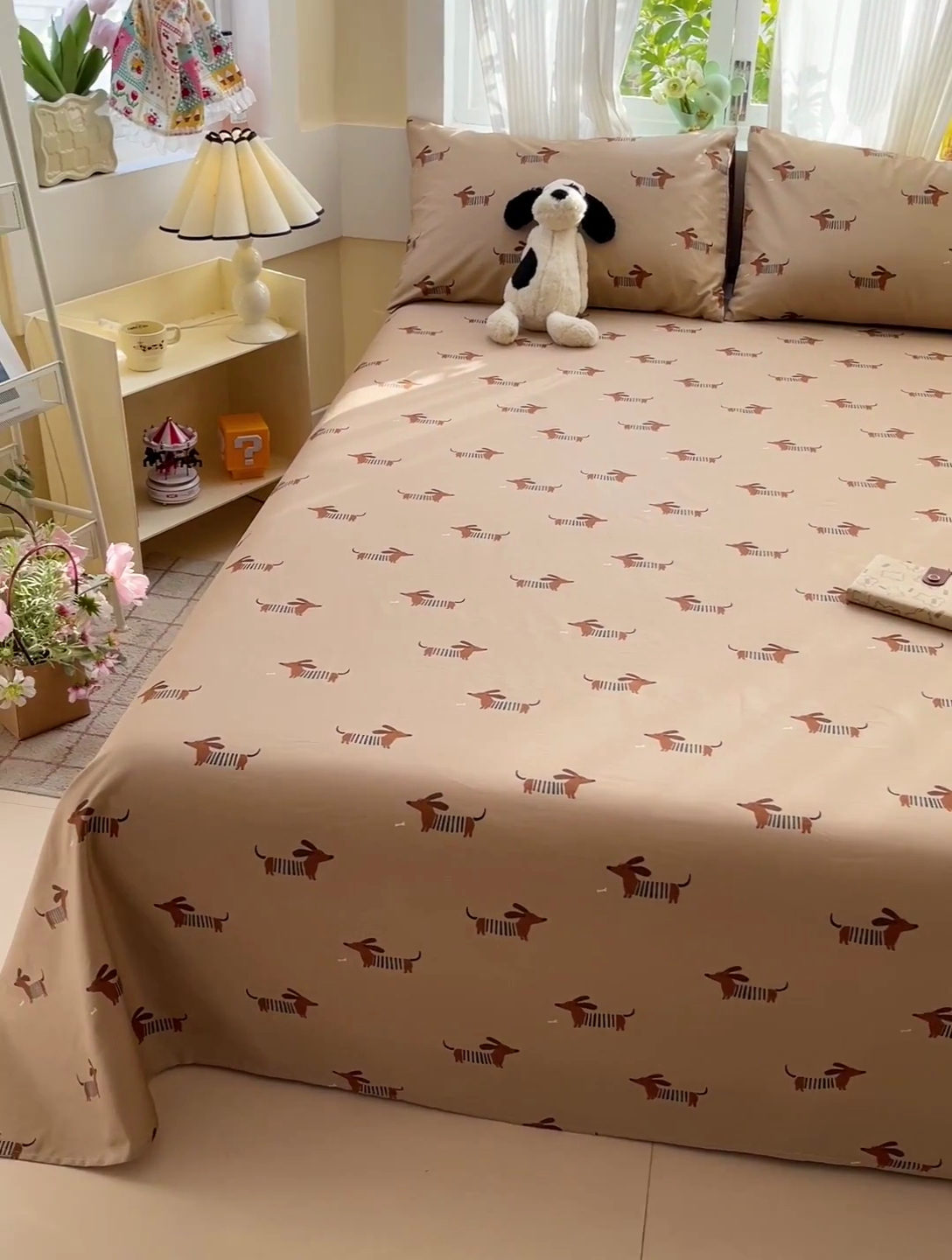 91家纺网 家纺一手货源 找家纺 名兮家居 2025新款13372全棉印花四件套单品系列-单床单 弹簧狗