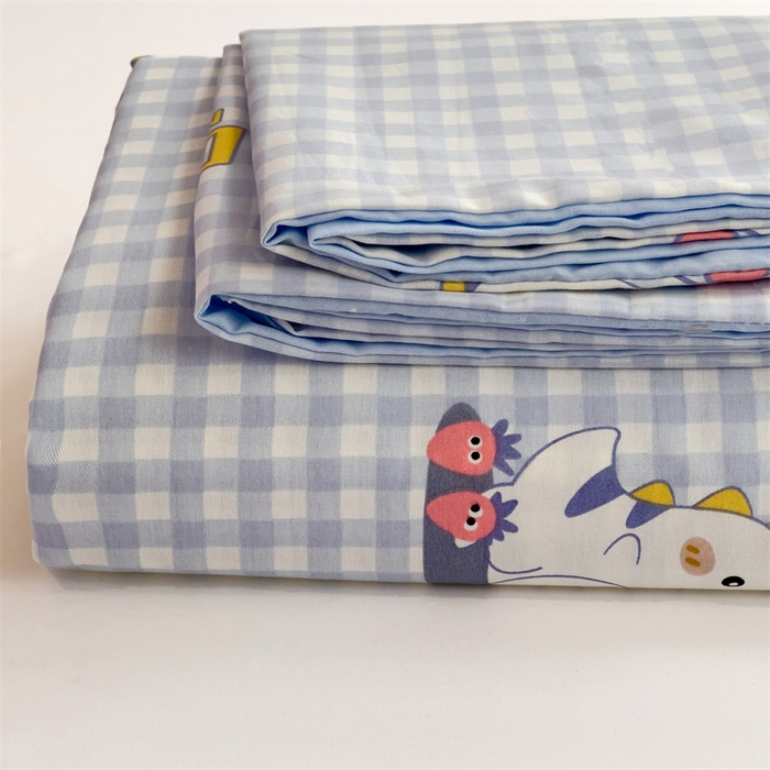 91家纺网 家纺一手货源 找家纺 名兮家居 2025新款13372全棉印花四件套单品系列-单床单 格子恐龙