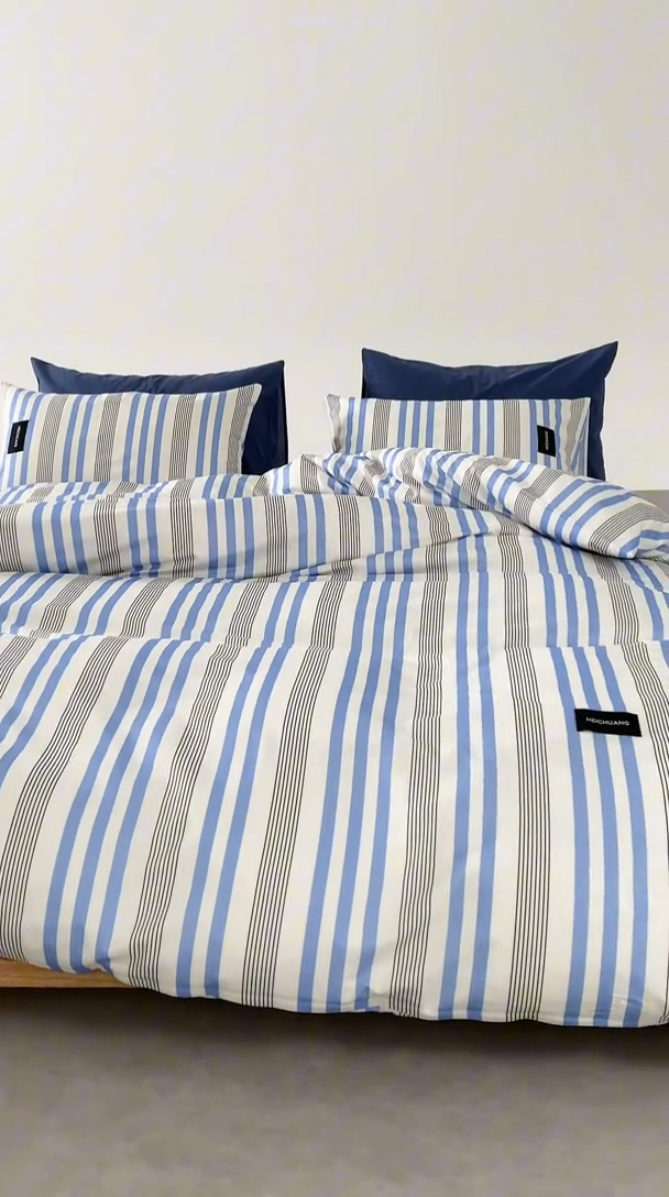 91家纺网 家纺一手货源 找家纺 怡家居  2025新款极简黑标系列蓝色条纹四件套 青木