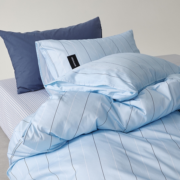 91家纺网 家纺一手货源 找家纺 怡家居  2025新款极简黑标系列蓝色条纹四件套 山奈