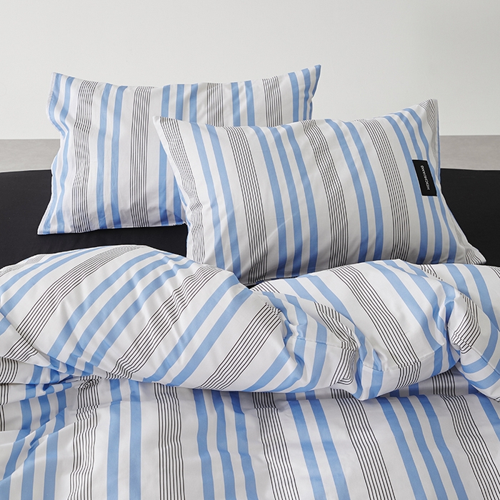 91家纺网 家纺一手货源 找家纺 怡家居  2025新款极简黑标系列蓝色条纹四件套 青木