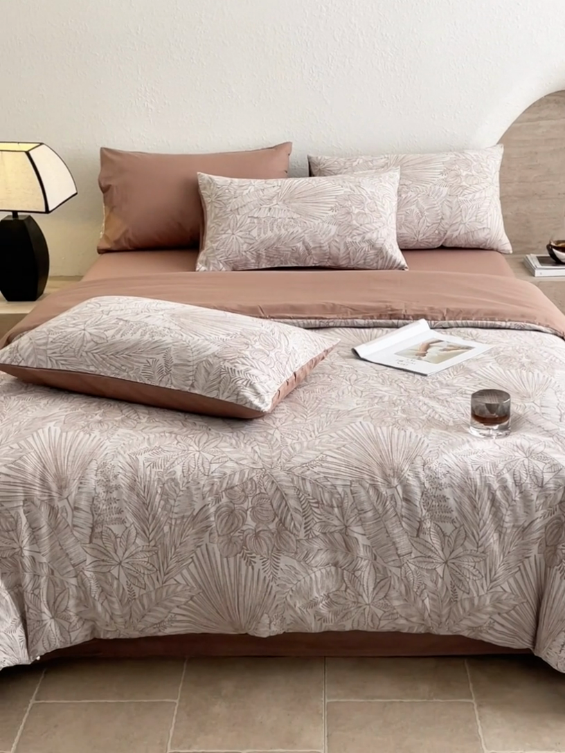 91家纺网 家纺一手货源 找家纺 2025新款全棉三层纱色织大提花四件套系列 蕉梦-咖