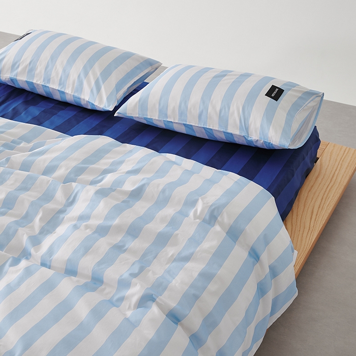 91家纺网 家纺一手货源 找家纺 怡家居  2025新款极简黑标系列蓝色条纹四件套 星觅