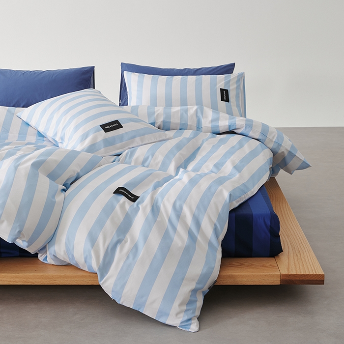 91家纺网 家纺一手货源 找家纺 怡家居  2025新款极简黑标系列蓝色条纹四件套 星觅