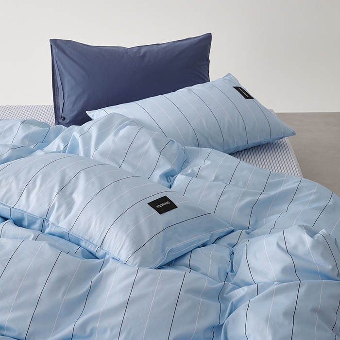 91家纺网 家纺一手货源 找家纺 怡家居  2025新款极简黑标系列蓝色条纹四件套 山奈