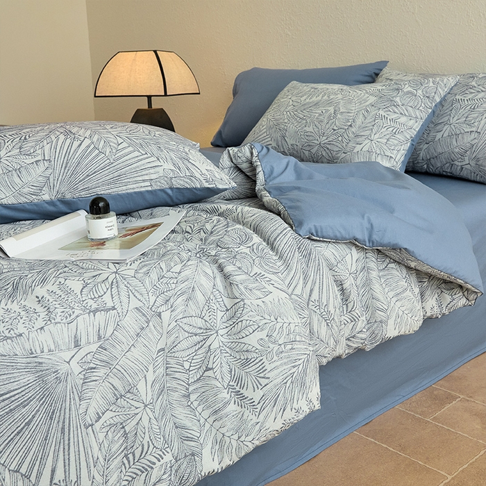 91家纺网 家纺一手货源 找家纺 2025新款全棉三层纱色织大提花四件套系列 蕉梦-深蓝