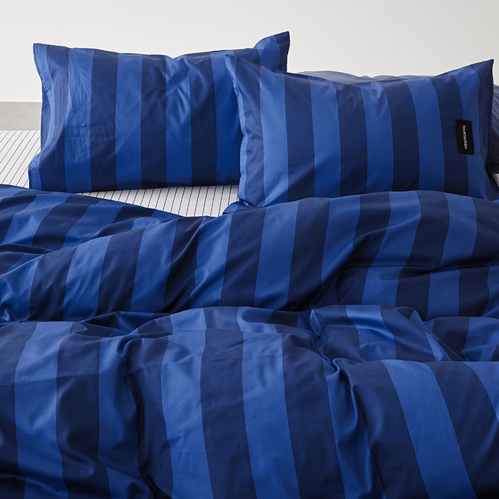 91家纺网 家纺一手货源 找家纺 怡家居  2025新款极简黑标系列蓝色条纹四件套 菘蓝