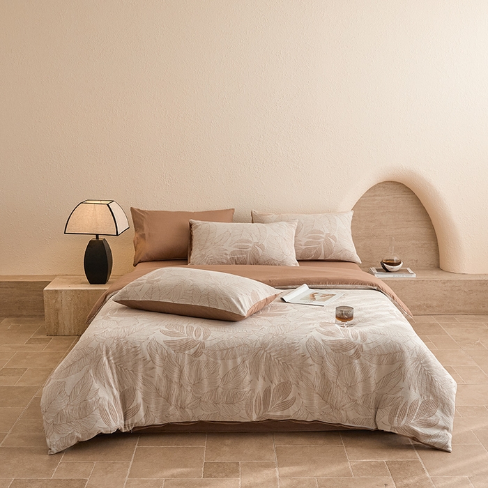 91家纺网 家纺一手货源 找家纺 2025新款全棉三层纱色织大提花四件套系列 满葵-咖