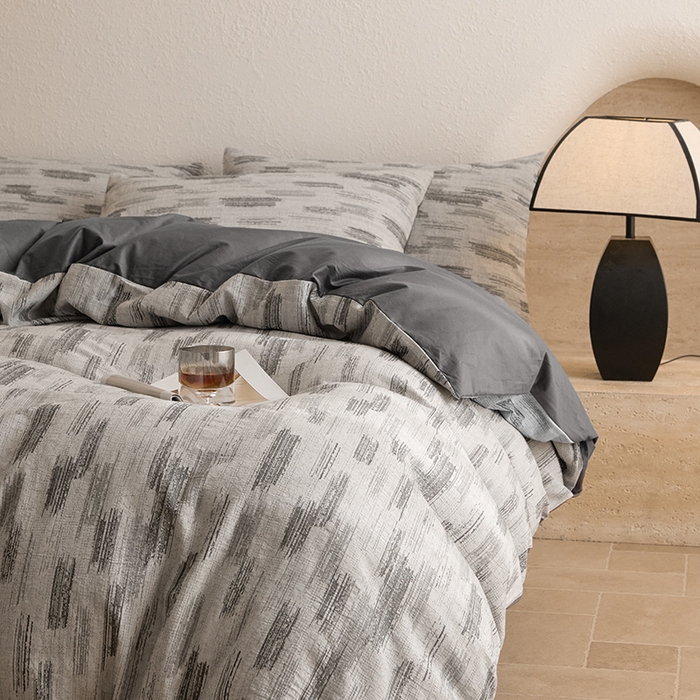 91家纺网 家纺一手货源 找家纺 2025新款全棉三层纱色织大提花四件套系列 追夏-深灰