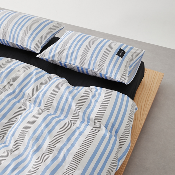 91家纺网 家纺一手货源 找家纺 怡家居  2025新款极简黑标系列蓝色条纹四件套 青木