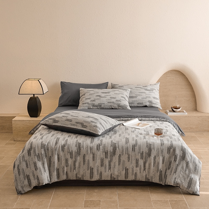 91家纺网 家纺一手货源 找家纺 2025新款全棉三层纱色织大提花四件套系列 追夏-深灰