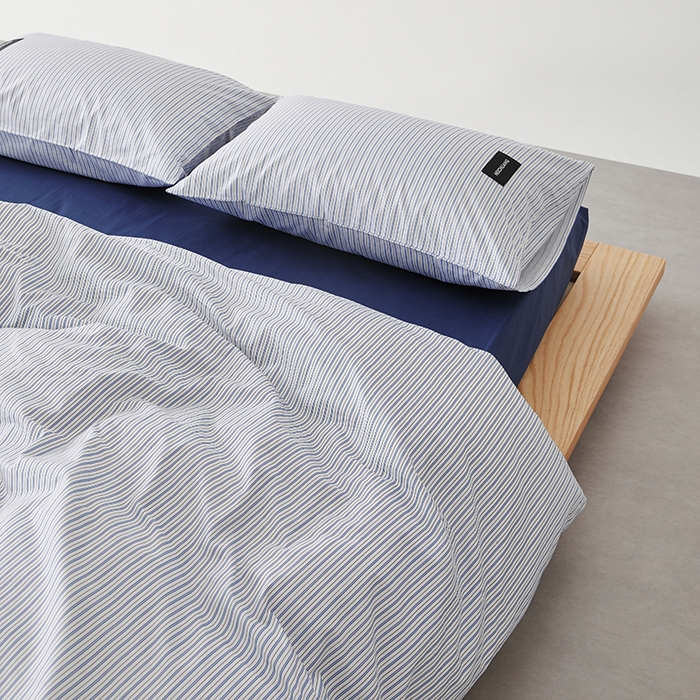 91家纺网 家纺一手货源 找家纺 怡家居  2025新款极简黑标系列蓝色条纹四件套 木香