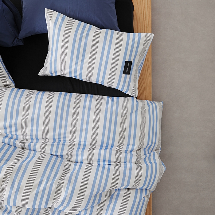 91家纺网 家纺一手货源 找家纺 怡家居  2025新款极简黑标系列蓝色条纹四件套 青木