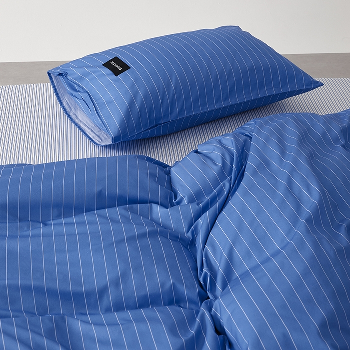 91家纺网 家纺一手货源 找家纺 怡家居  2025新款极简黑标系列蓝色条纹四件套 半夏