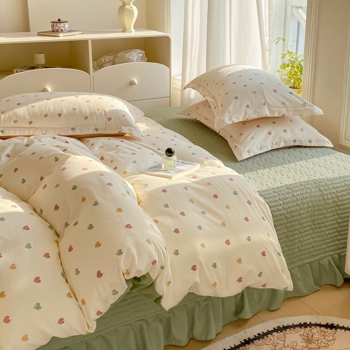 91家纺网 家纺一手货源 找家纺 尚美 2025新款小碎花针织棉床盖四件套 彩色爱心