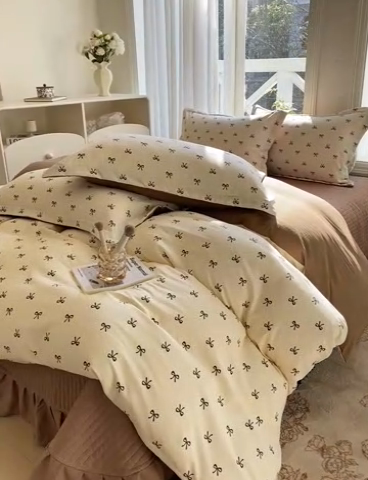 91家纺网 家纺一手货源 找家纺 尚美 2025新款小碎花针织棉床盖四件套 蝴蝶结