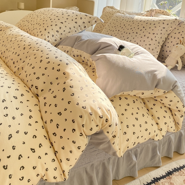91家纺网 家纺一手货源 找家纺 尚美 2025新款小碎花针织棉床盖四件套 卡豹纹