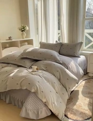 91家纺网 家纺一手货源 找家纺 尚美 2025新款小碎花针织棉床盖四件套 黑色蝴蝶结