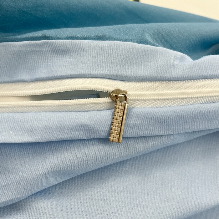 91家纺网 家纺一手货源 找家纺 蘭菲家纺 2025新款奥特曼全棉被套 发呆