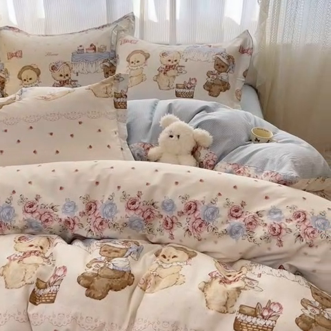 91家纺网 家纺一手货源 找家纺 涵宸家纺 2025新款全棉印花四件套 A萝莉熊