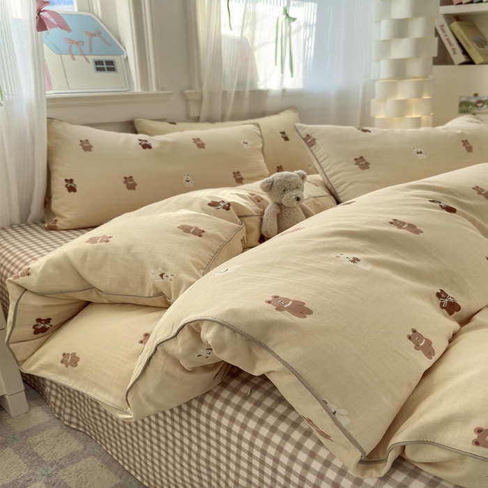 91家纺网 家纺一手货源 找家纺 沐棉家居 2025新款全棉双层纱四件套 小熊一家