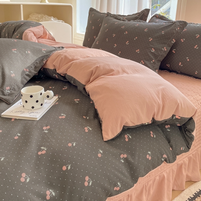 91家纺网 家纺一手货源 找家纺 尚美 2025新款小碎花针织棉床盖四件套 红樱桃