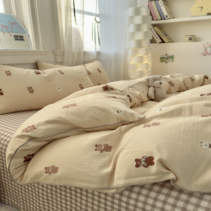 91家纺网 家纺一手货源 找家纺 沐棉家居 2025新款全棉双层纱四件套 小熊一家