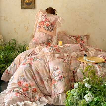 91家纺网 家纺一手货源 找家纺 你好美丽 2025新品水洗棉皱皱纱大宽边印花四件套 夏夜香槟