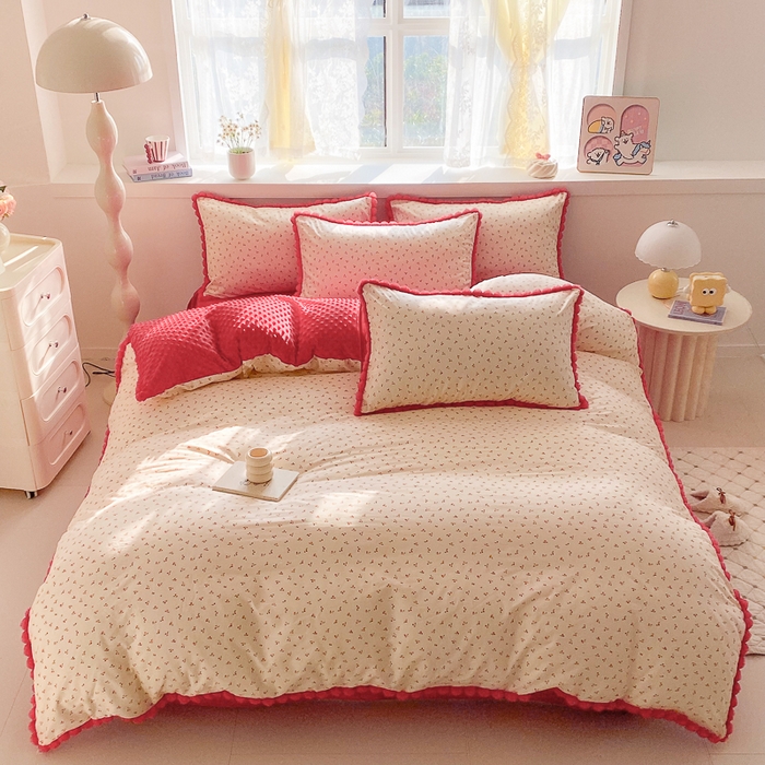 91家纺网 家纺一手货源 找家纺 千朵 2025新款棉加豆豆绒毛毛球边四件套 小幸运