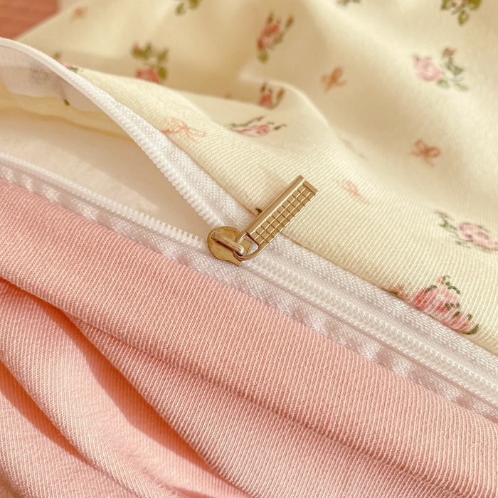 91家纺网 家纺一手货源 找家纺 尚美 2025新款小碎花针织棉床盖四件套 玫瑰