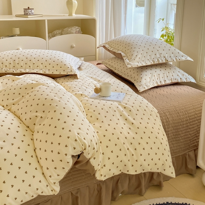 91家纺网 家纺一手货源 找家纺 尚美 2025新款小碎花针织棉床盖四件套 卡爱心