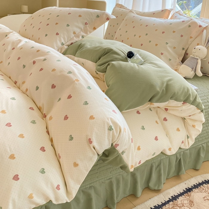 91家纺网 家纺一手货源 找家纺 尚美 2025新款小碎花针织棉床盖四件套 彩色爱心